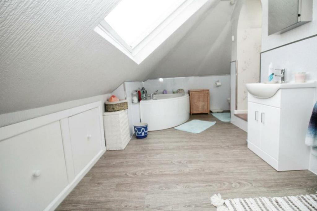 Ensuite2.png