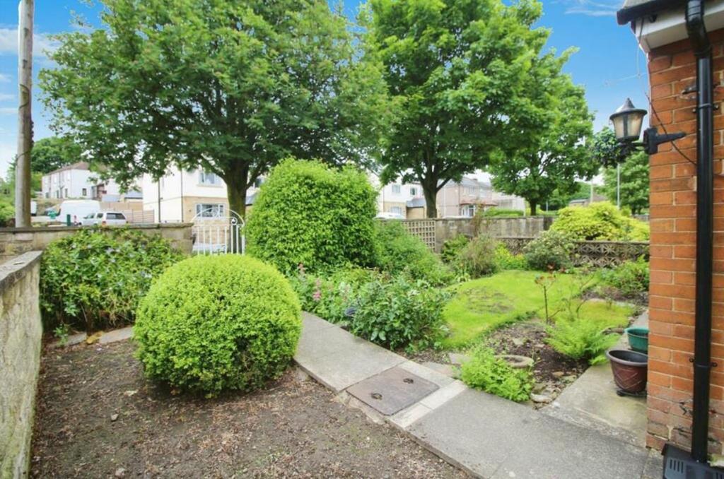 Front garden.png