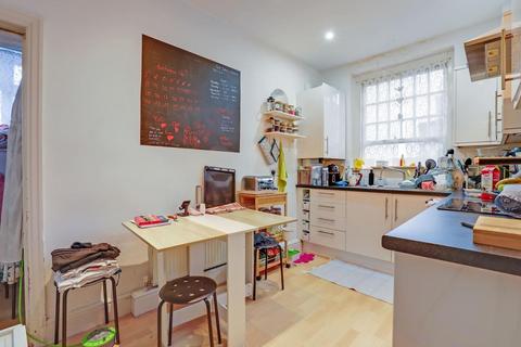 3 bedroom flat for sale, Sydenham Road, London