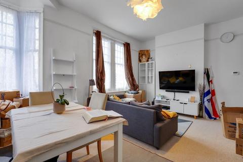 3 bedroom flat for sale, Sydenham Road, London