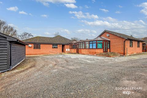 4 bedroom detached bungalow for sale, The Causeway, Ipswich IP7