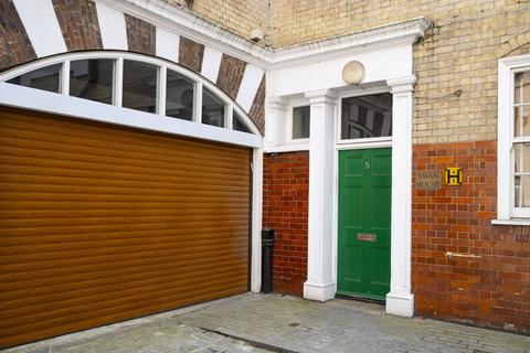 Studio to rent, All Souls Place, Marylebone, London, W1B