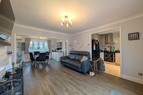 4 bedroom semi-detached house for sale, Sparrow Farm Drive, Feltham, TW14