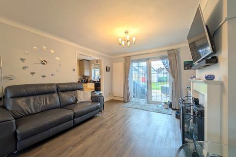 4 bedroom semi-detached house for sale, Sparrow Farm Drive, Feltham, TW14