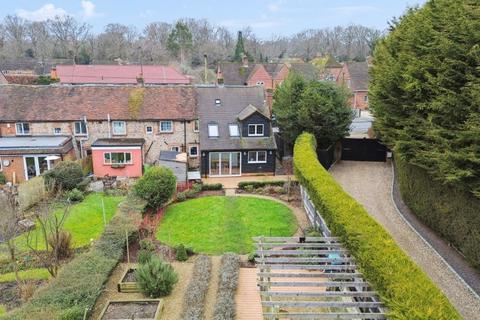 3 bedroom end of terrace house for sale, Main Road, High Wycombe HP14