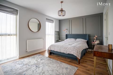 2 bedroom flat for sale, Lambourne House, London SE20