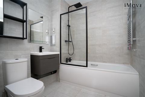 2 bedroom flat for sale, Lambourne House, London SE20