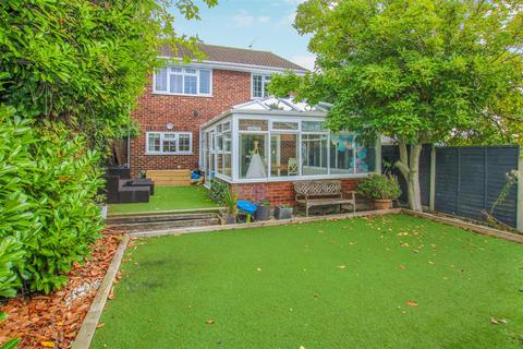 4 bedroom detached house for sale, Kavanaghs Road, Brentwood, Essex