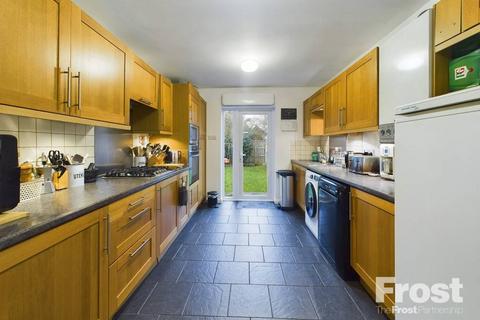 3 bedroom terraced house for sale, Sunbury Road, Feltham, Middlesex, TW13