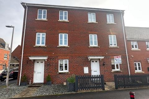 4 bedroom townhouse for sale, GRENADIER GARDENS, THATCHAM RG19