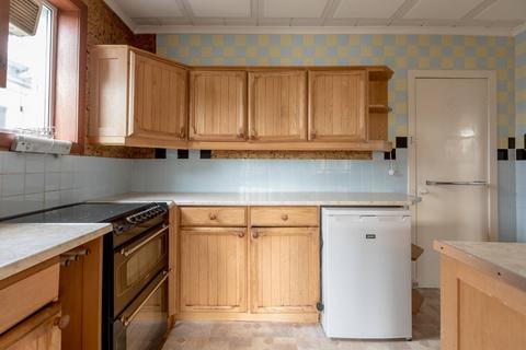 43 Broompark Road, Edinburgh, EH12 7JZ