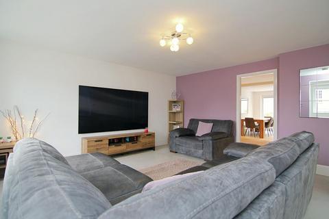 4 bedroom detached house for sale, New Park Vale, Farsley