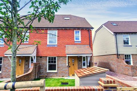 4 bedroom semi-detached house for sale, Brighton Road, Handcross, RH17