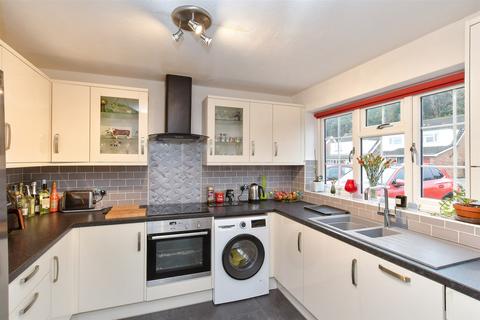 3 bedroom terraced house for sale, Hunters Way, Uckfield, East Sussex