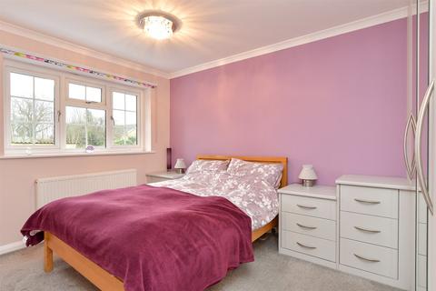 3 bedroom terraced house for sale, Hunters Way, Uckfield, East Sussex