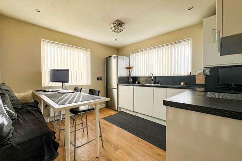 2 bedroom apartment for sale, Fir Tree Close, Patchway, Bristol, BS34