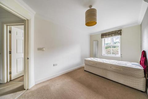 2 bedroom flat for sale, Oxted,  Surrey,  RH8