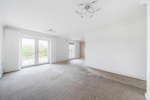 2 bedroom flat for sale, Oxted,  Surrey,  RH8