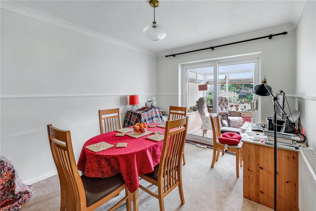 Dining Room/Bed 3