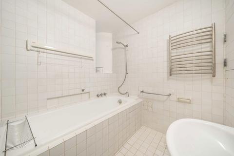 1 bedroom flat for sale, Andrewes House, London EC2Y