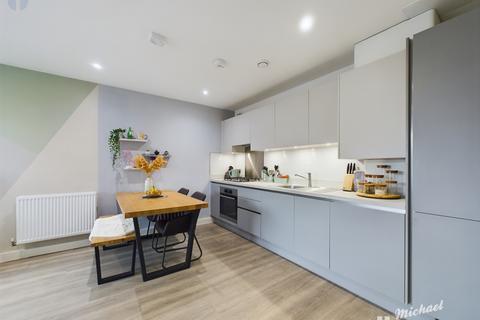 2 bedroom flat for sale, The Exchange, Exchange Street, Aylesbury, Buckinghamshire