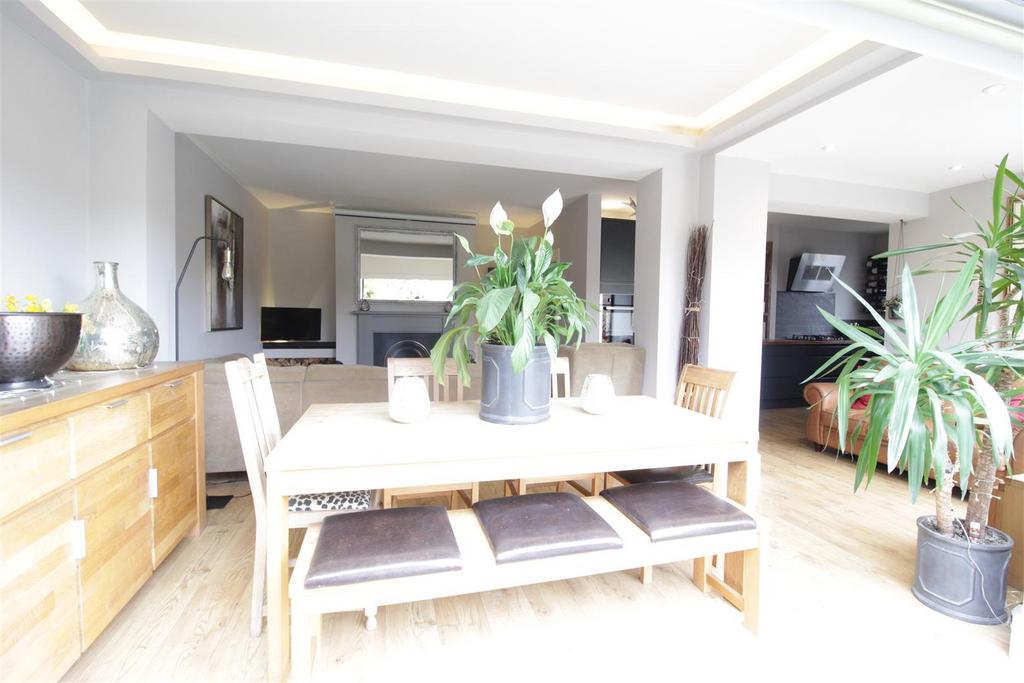 Garden room/ dining area