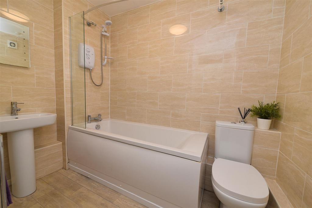 Bathroom.JPG