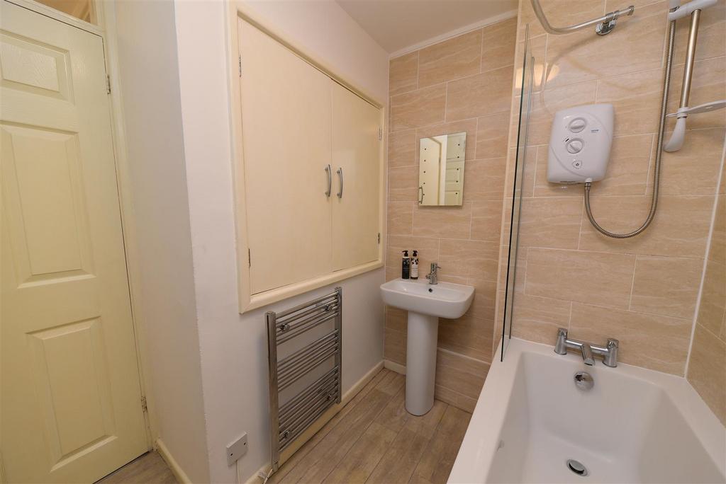 Bathroom2.JPG