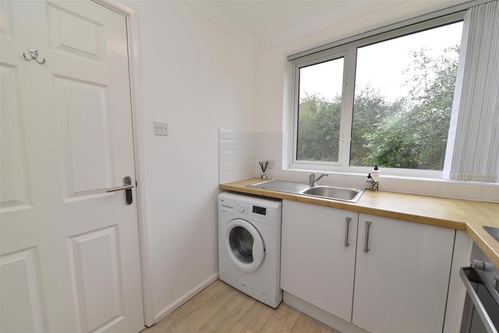 Kitchen2.JPG