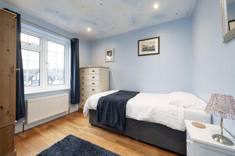 30 Sunmead Road, Sunbury-on-thames, TW16 6PE
