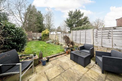 30 Sunmead Road, Sunbury-on-thames, TW16 6PE