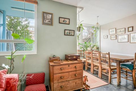 3 bedroom flat for sale, Banbury Road, Hackney, E9