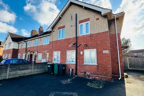 5 bedroom detached house to rent, Victoria Road, Cradley Heath, West Midlands, B64 5NQ