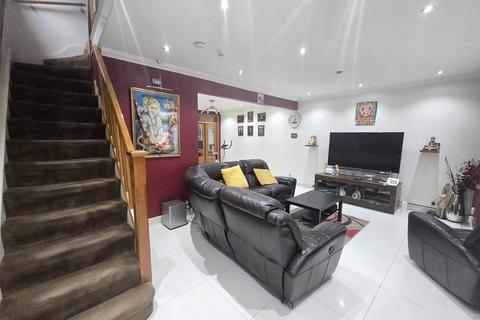 5 bedroom semi-detached house for sale, Hitherbroom Road, Hayes, Greater London, UB3