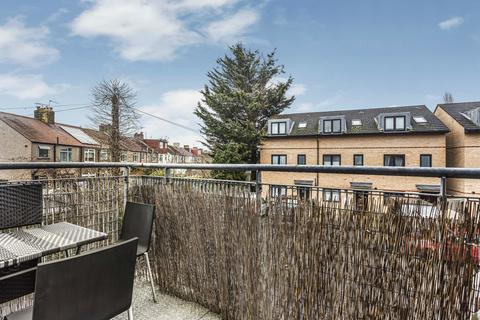 2 bedroom apartment for sale, Vanquish Close, Twickenham, TW2