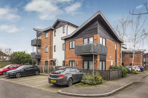 11 Vanquish Close, Twickenham, TW2 7AN