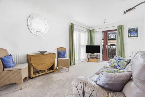 11 Vanquish Close, Twickenham, TW2 7AN