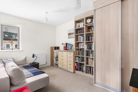 11 Vanquish Close, Twickenham, TW2 7AN