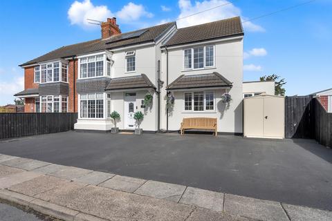 4 bedroom semi-detached house for sale, Claremont Road, Grimsby DN32