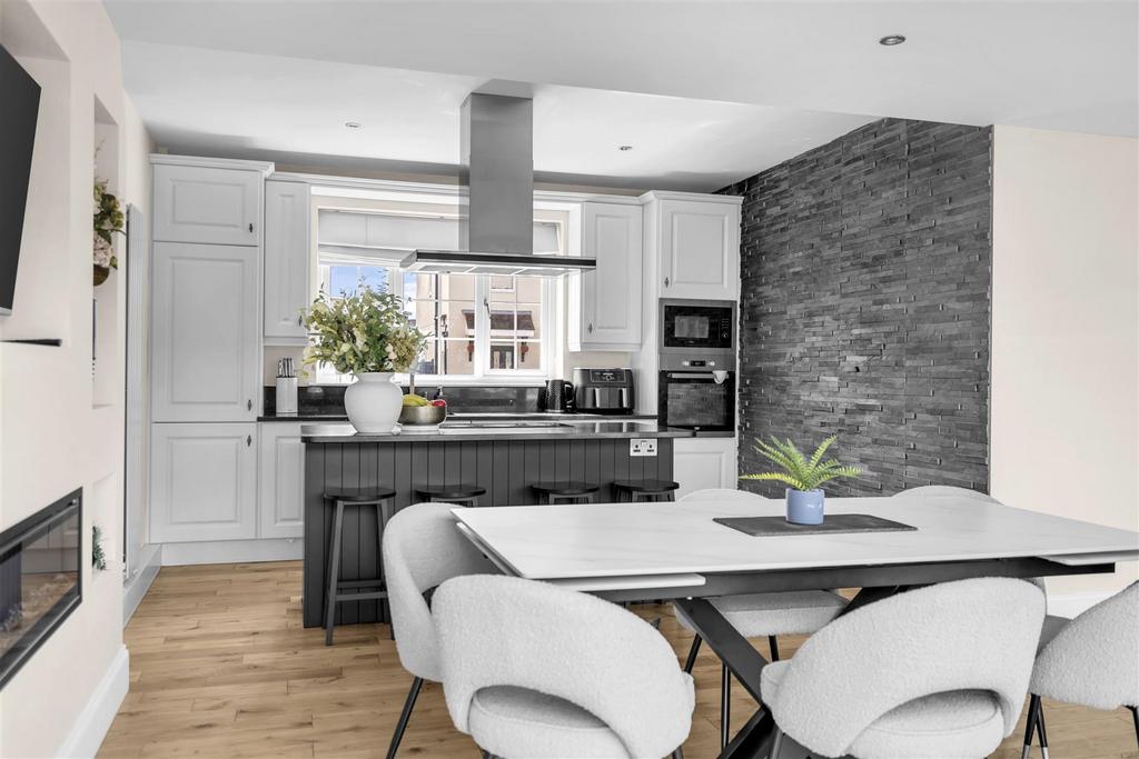 Kitchen diner