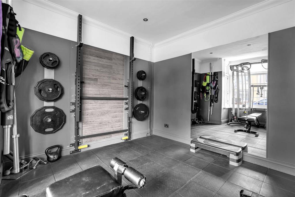 Gym/ sitting room
