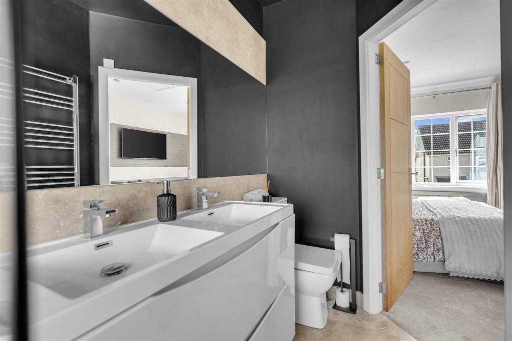 Ensuite
