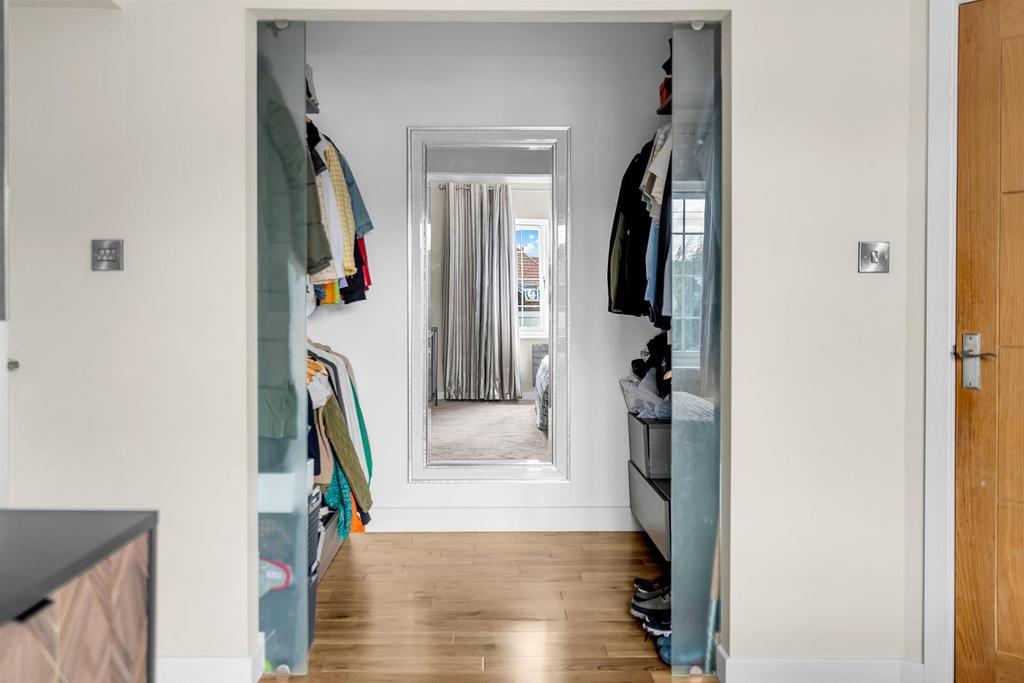 Walk in wardrobe
