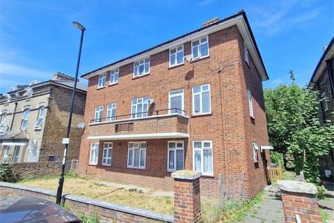 3 bedroom flat to rent, George Lane, Lewisham , London,