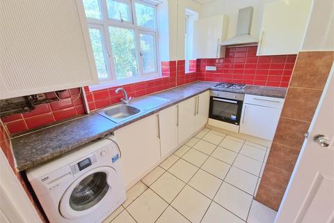 3 bedroom flat to rent, George Lane, Lewisham , London,