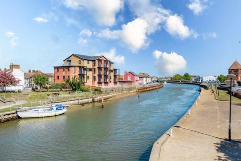 2 bedroom flat for sale, Bridge Road, Great Yarmouth