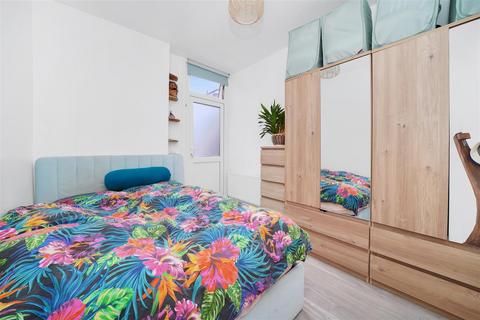 1 bedroom flat for sale, Chapter Road, London NW2