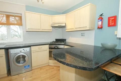 2 bedroom flat to rent, Wood Close, Chapel Allerton, Leeds