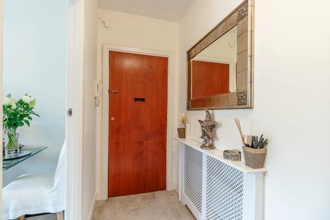 13 Queens Close, Esher, KT10 8NS