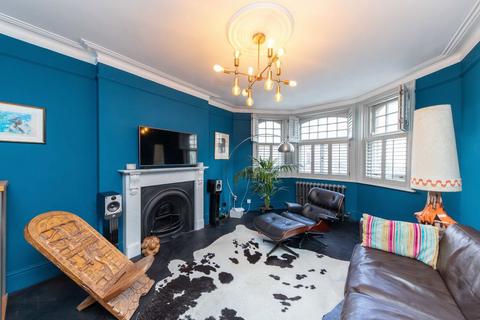 3 bedroom flat to rent, Stanwick Road, London W14